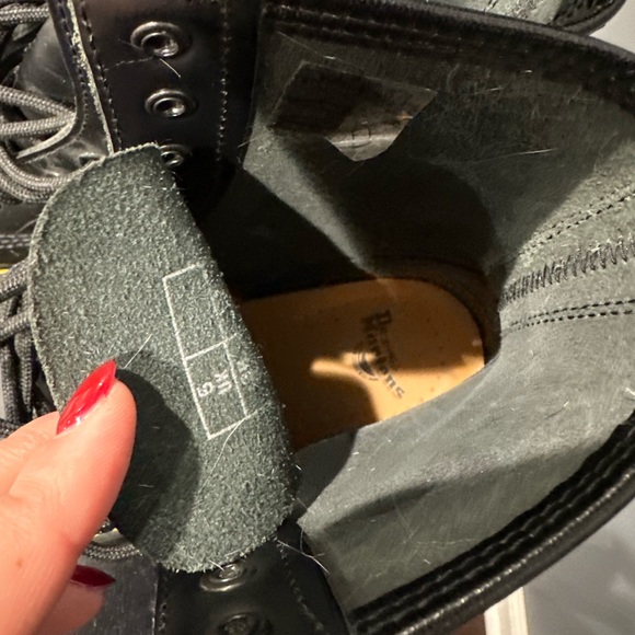 Dr Martens sz 7 like new, worn twice - Picture 5 of 16